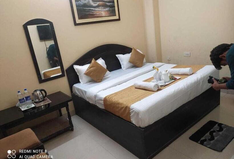 スタンダードルーム, Collection O Hotel Pal Avadh