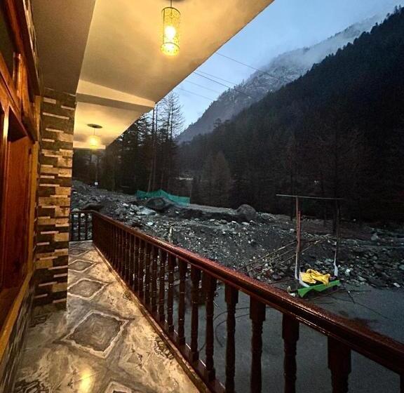 マウンテンビュースタンダードルーム, Flipsyde Retreat