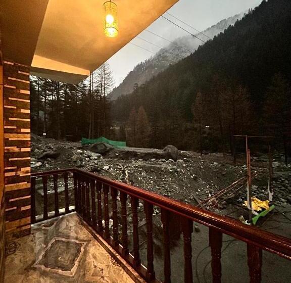 マウンテンビュースタンダードルーム, Flipsyde Retreat