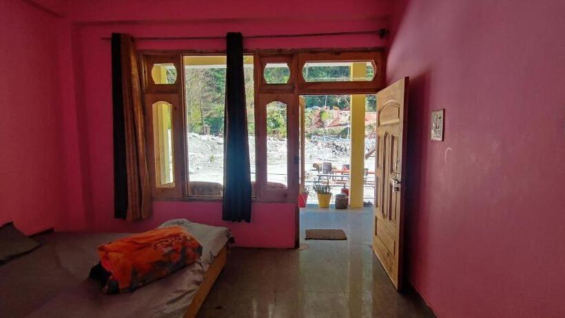 ルームシェアのワンベッド, Flipsyde Retreat