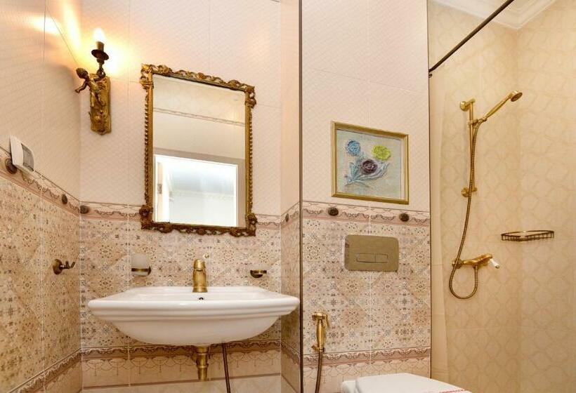 스탠다드 룸, Royal