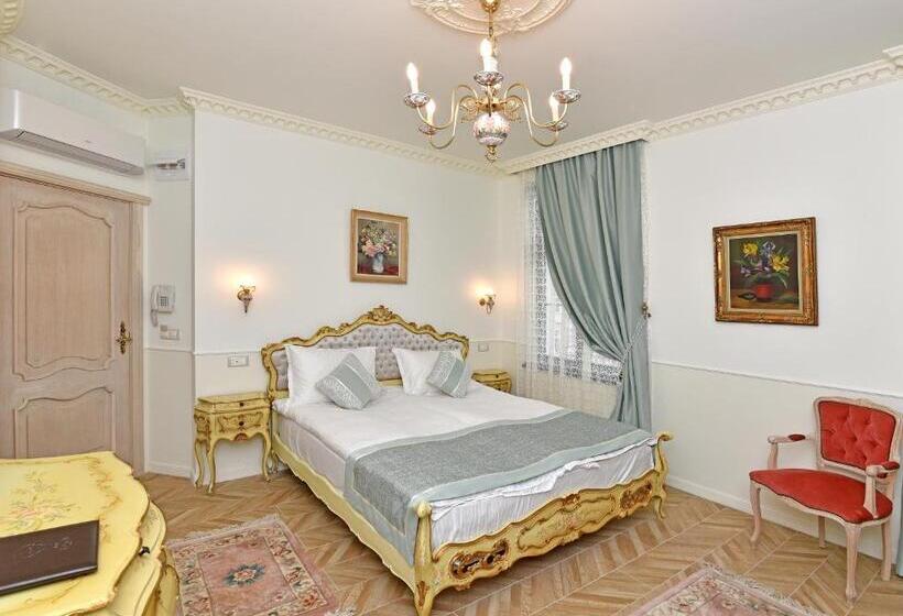 디럭스 룸, Royal