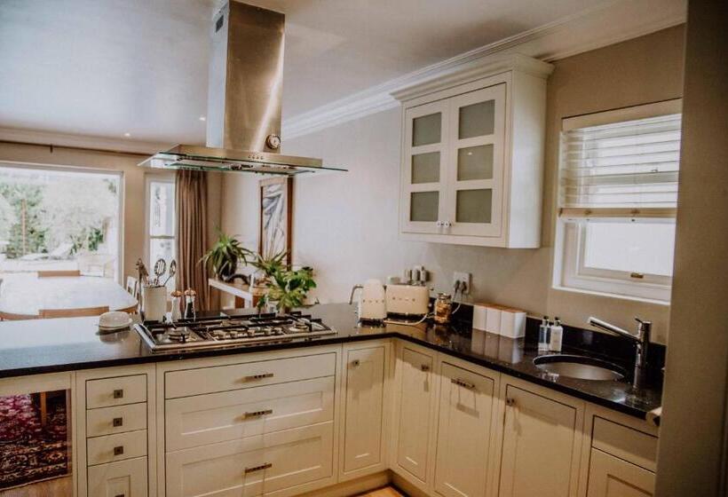 Дом 1 Спальня, Franschhoek Village House