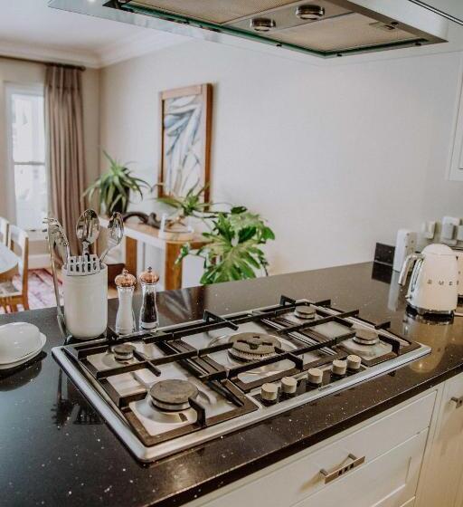 Дом 1 Спальня, Franschhoek Village House