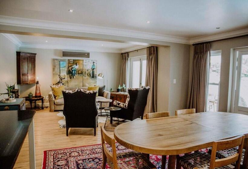 Дом 1 Спальня, Franschhoek Village House