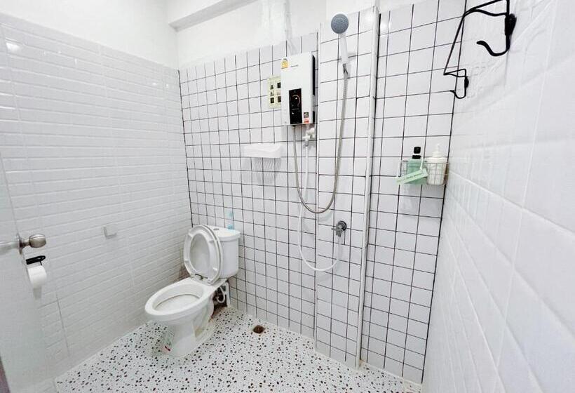 四人标准间, Room Story Hostel