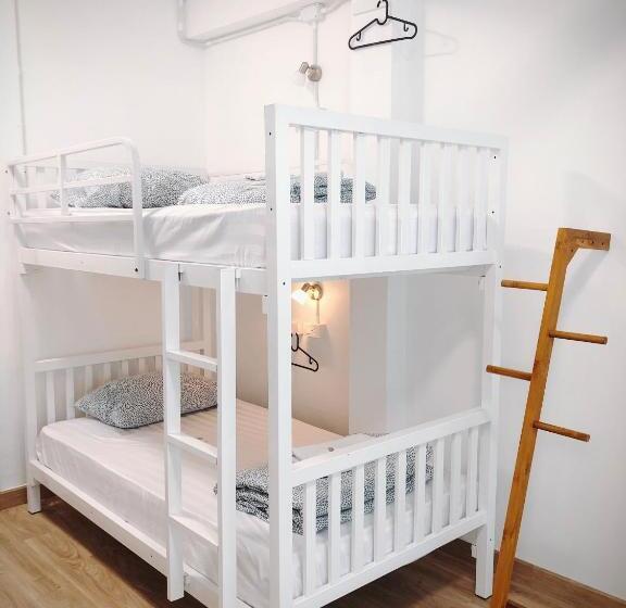 四人标准间, Room Story Hostel