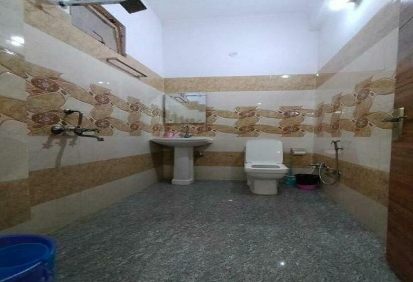 اتاق لوکس, Taj Street Hostel