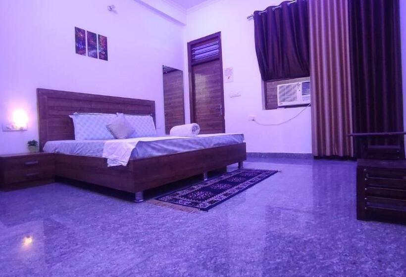 اتاق اکونومی, Taj Street Hostel