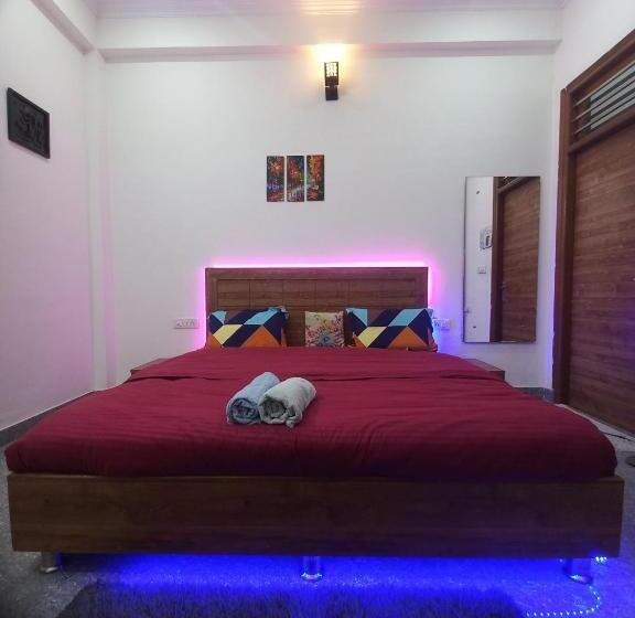 اتاق اکونومی, Taj Street Hostel