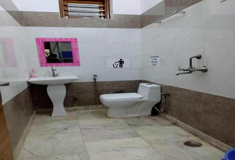 تختخواب در اتاق مشترک, Taj Street Hostel