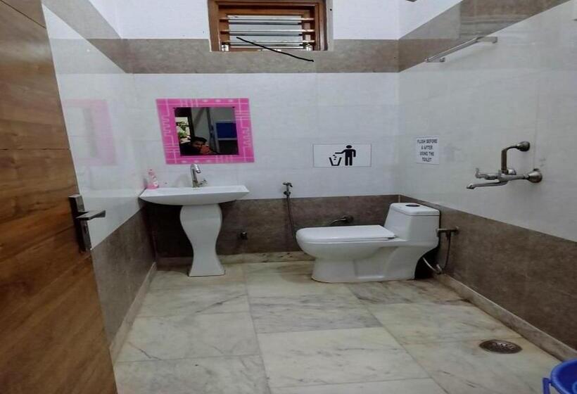 تختخواب در اتاق مشترک, Taj Street Hostel