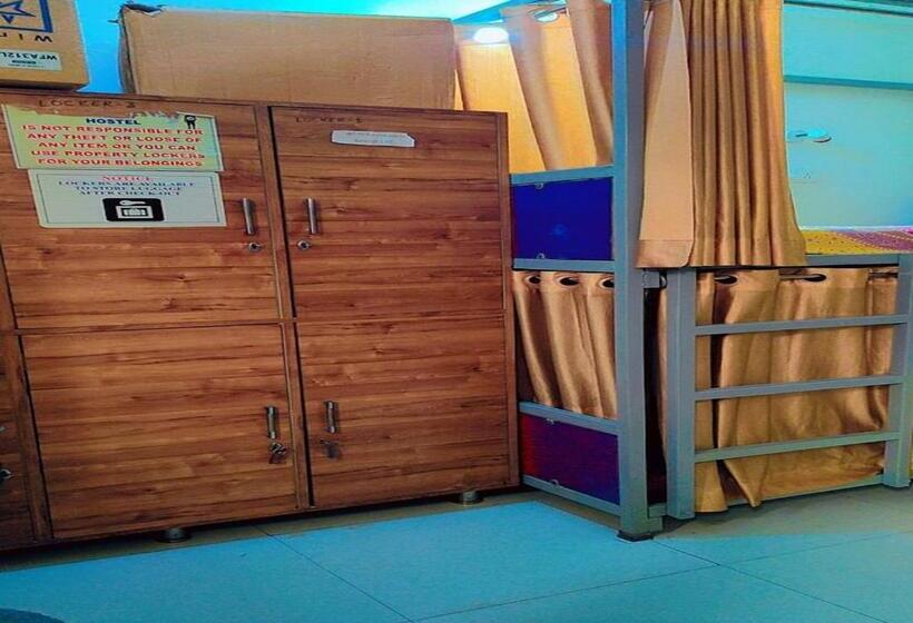 تختخواب در اتاق مشترک, Taj Street Hostel