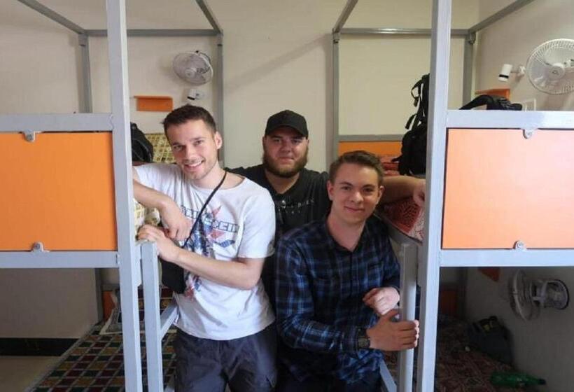 تختخواب در اتاق مشترک, Taj Street Hostel