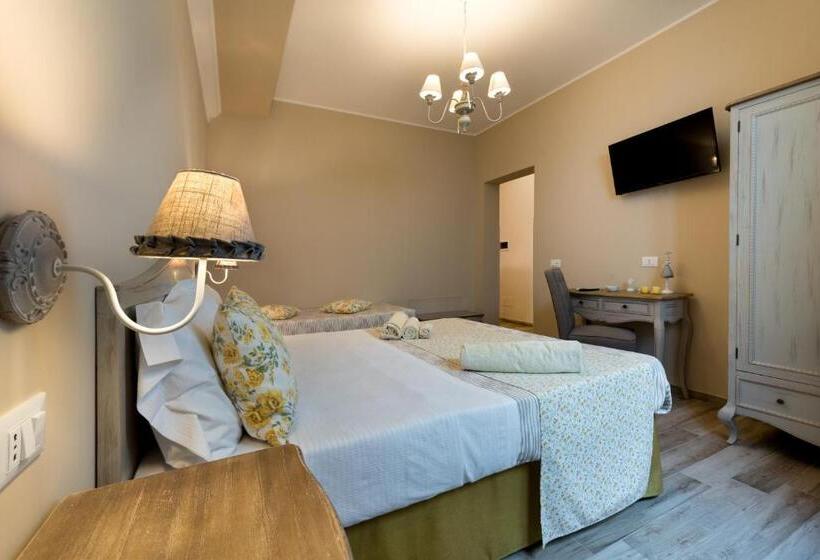 Номер Стандарт Трехместный, A Casa Di... Aurora 2