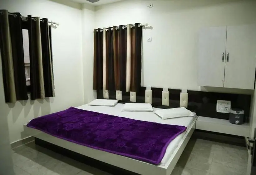 Chambre Quadruple Deluxe, Arzoo Palace