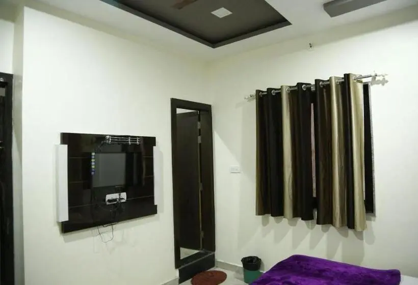 Chambre Quadruple Deluxe, Arzoo Palace