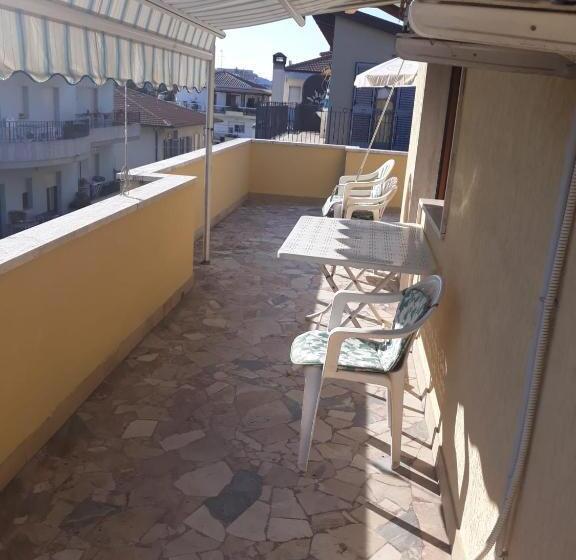 דירת חדר, Casa Gialla