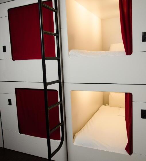 Capsule, 91 Loop Boutique Hostel