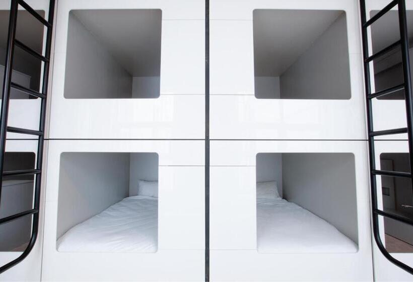 Capsule, 91 Loop Boutique Hostel