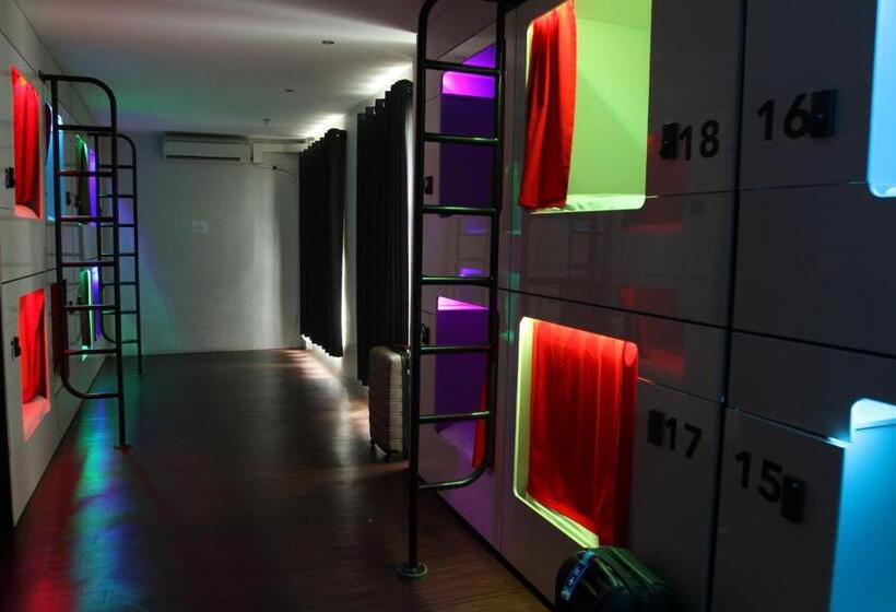 Capsule, 91 Loop Boutique Hostel