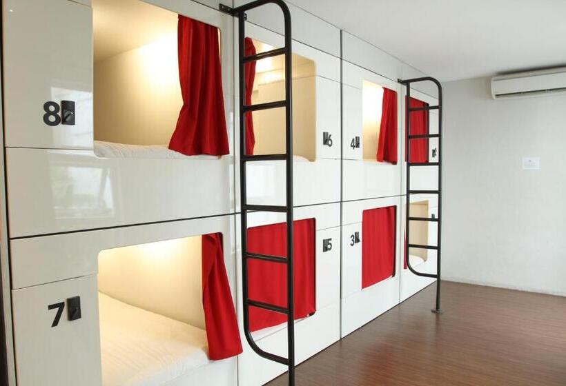 Capsule, 91 Loop Boutique Hostel