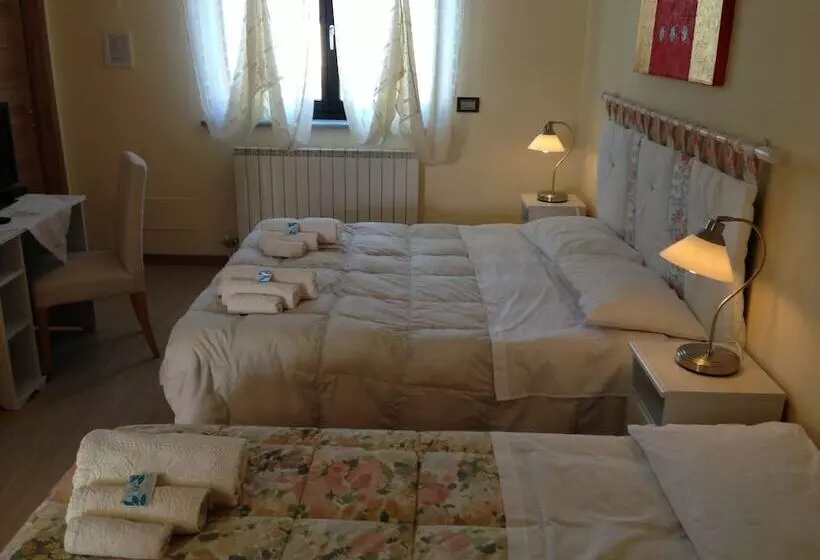 Chambre Triple Standard, B&b Eremes