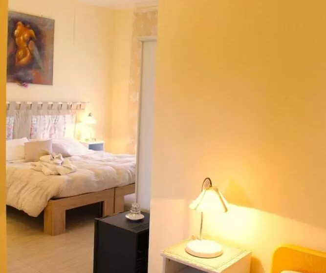 Chambre Quadruple Standard, B&b Eremes