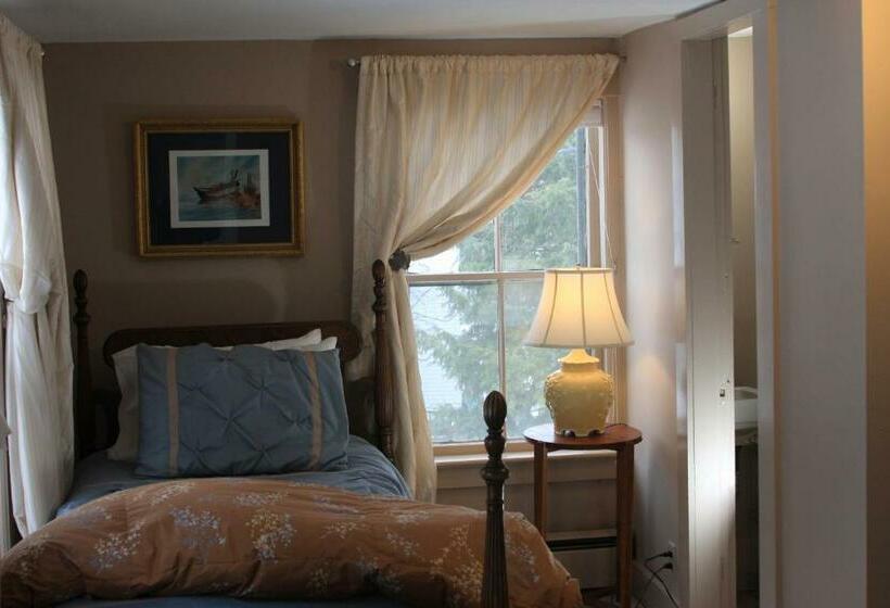 غرفة قياسية, Follansbee Inn