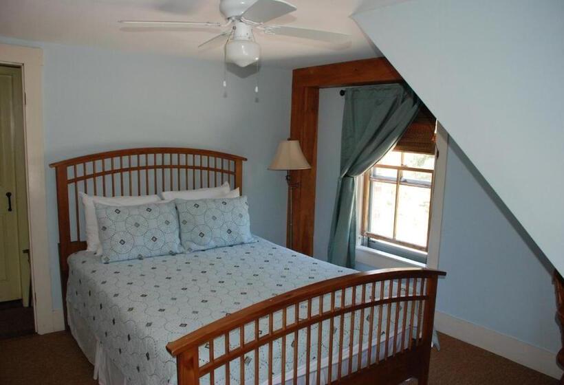 جناح عائلي, Follansbee Inn