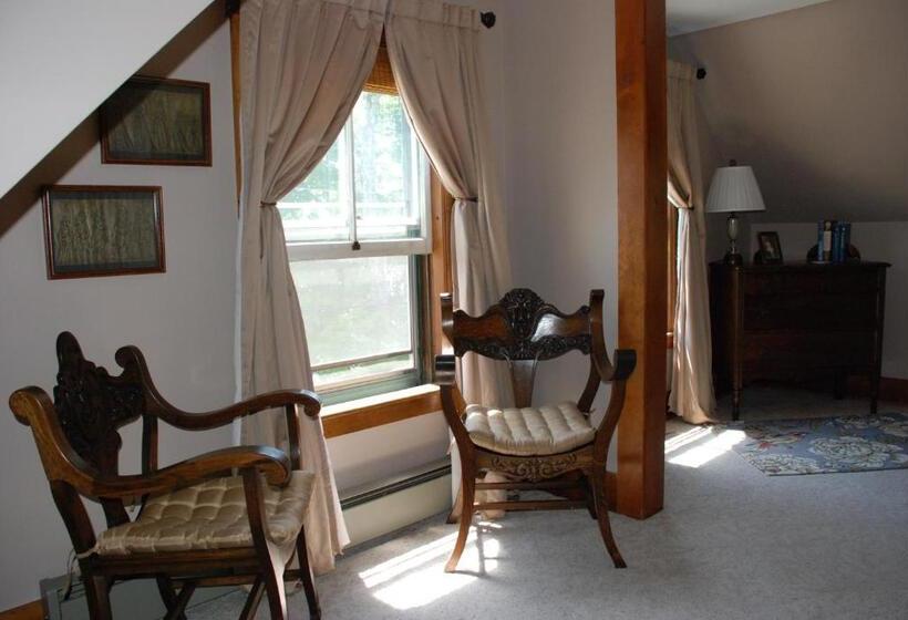 Номер Стандарт, Follansbee Inn