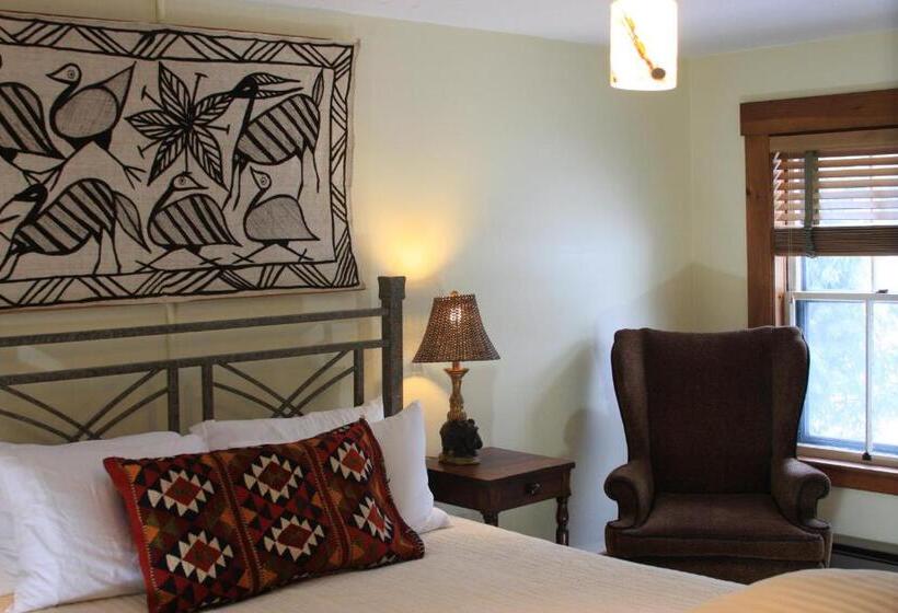 غرفة قياسية, Follansbee Inn