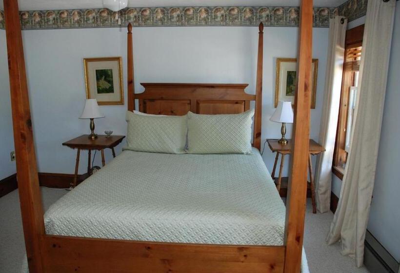 غرفة قياسية, Follansbee Inn