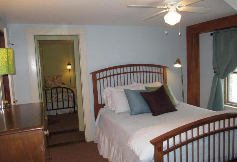 جناح عائلي, Follansbee Inn