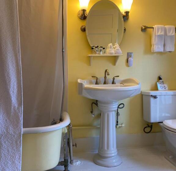 Family Suite, Follansbee Inn