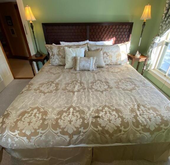 غرفة قياسية سرير كينج, Follansbee Inn