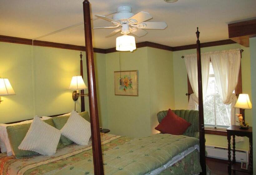 غرفة قياسية, Follansbee Inn