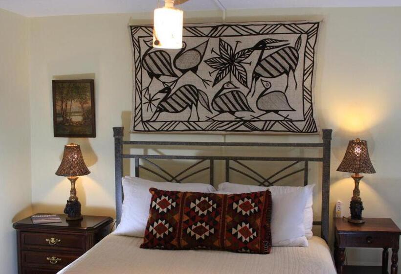 غرفة قياسية, Follansbee Inn