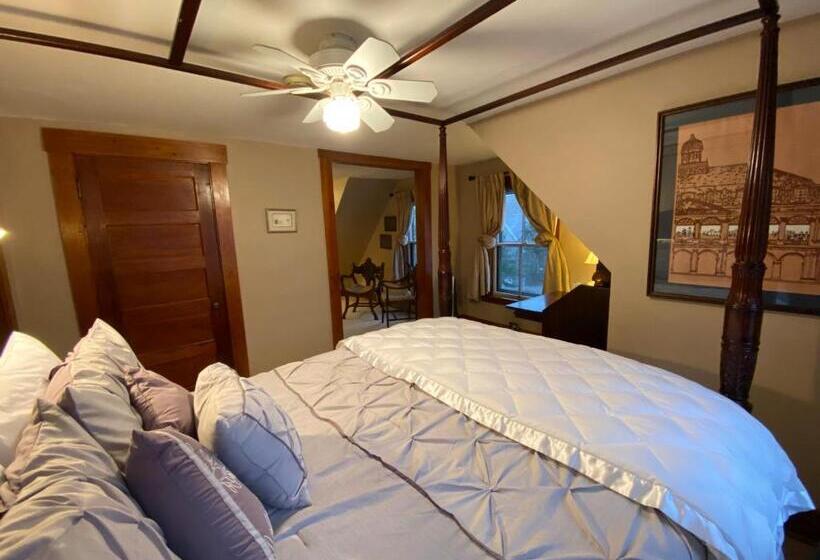 غرفة قياسية, Follansbee Inn