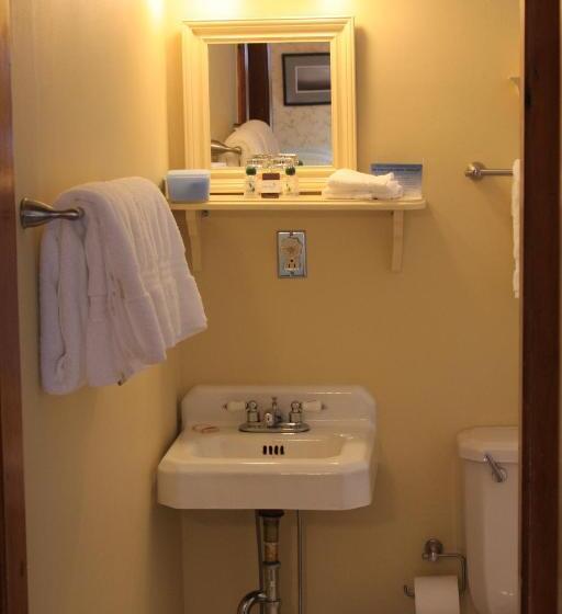 غرفة قياسية, Follansbee Inn