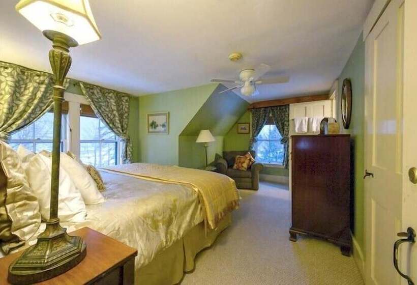 غرفة قياسية سرير كينج, Follansbee Inn