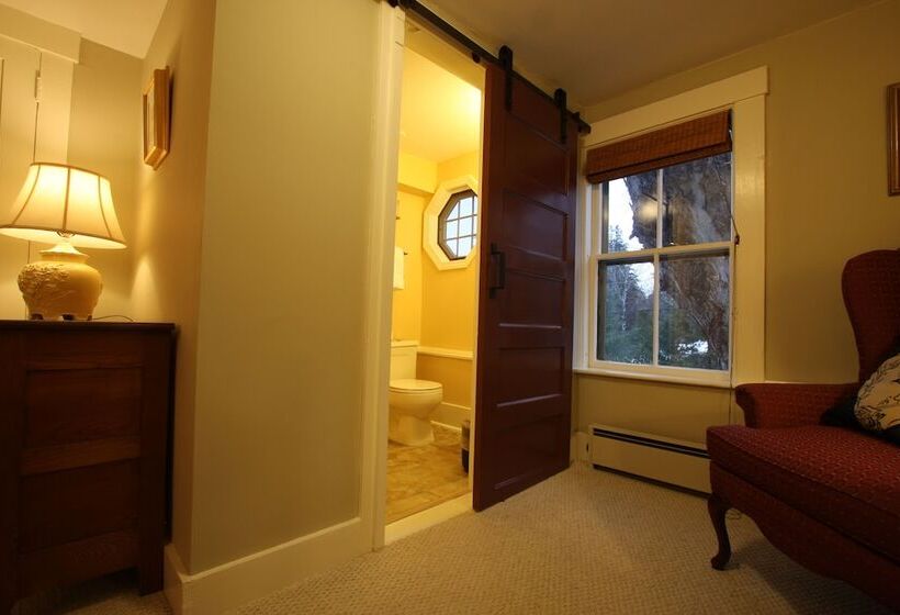 غرفة قياسية, Follansbee Inn