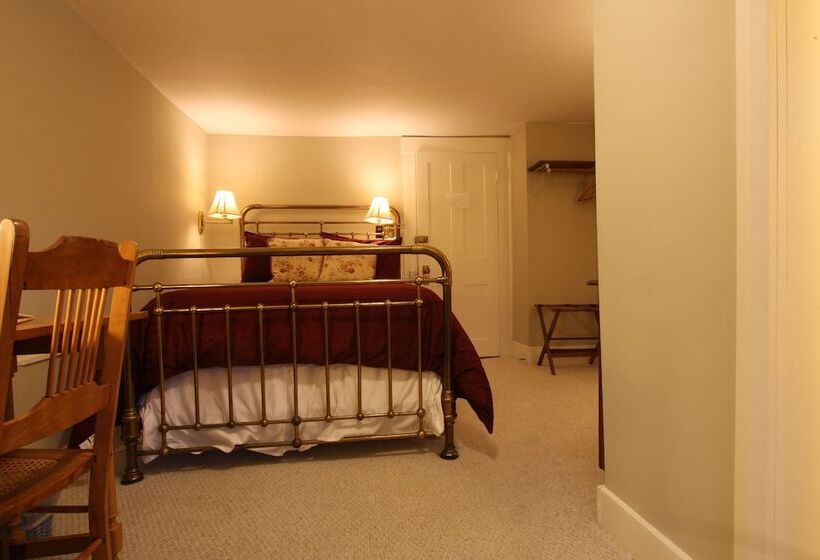 غرفة قياسية, Follansbee Inn