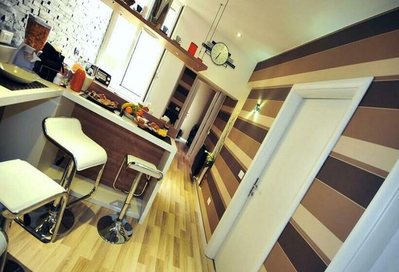 اتاق استاندارد, Living