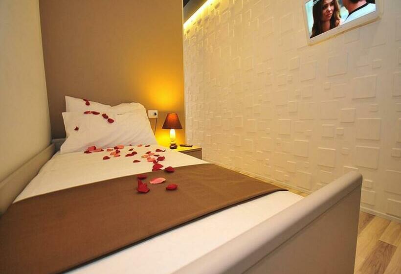 اتاق استاندارد, Living