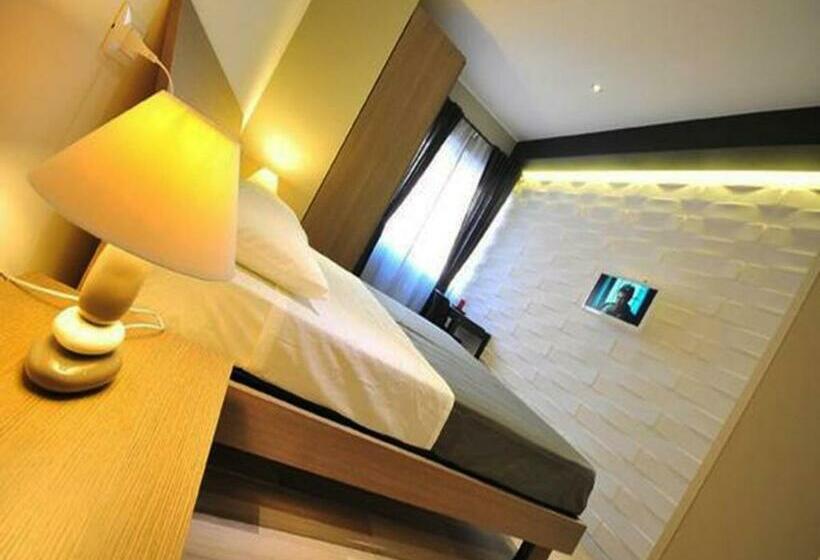 اتاق استاندارد, Living