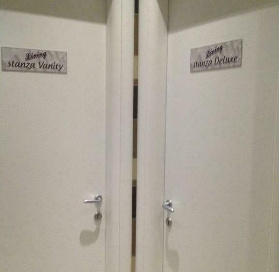 اتاق استاندارد, Living