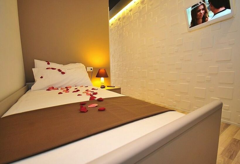 اتاق استاندارد, Living