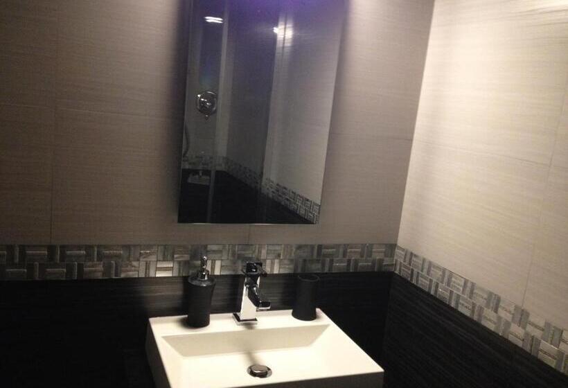 اتاق استاندارد یک نفره, Living