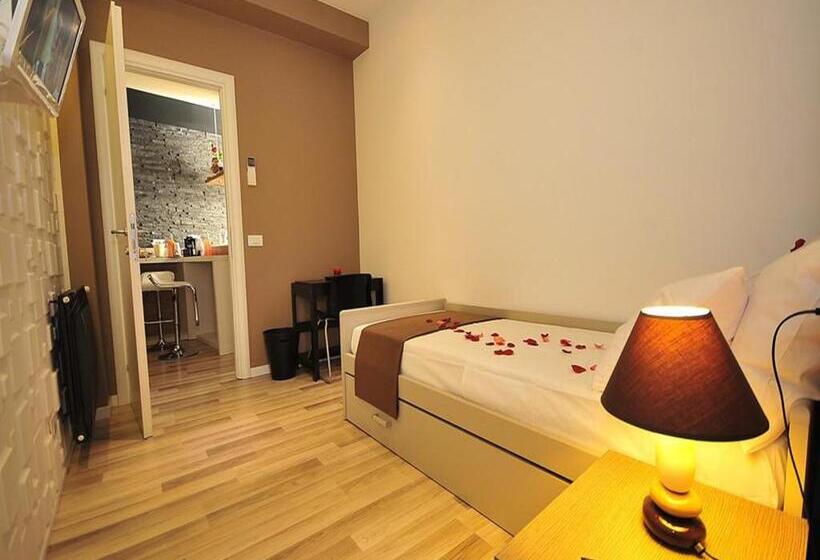 اتاق استاندارد یک نفره, Living